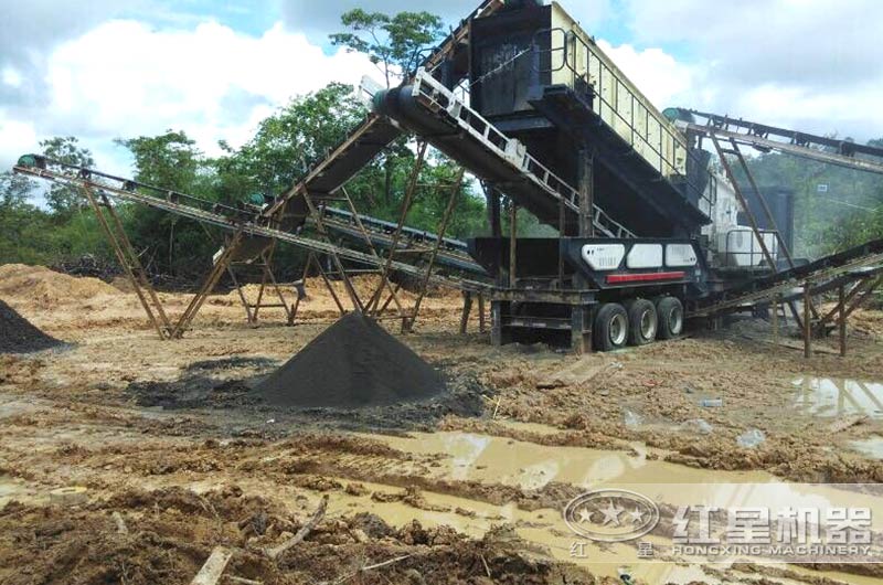 移动煤炭粉碎机碎煤作业现场
